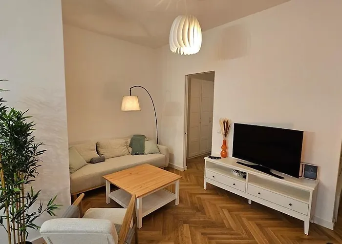 דירה Chic Courtyard In Prime Location וינה