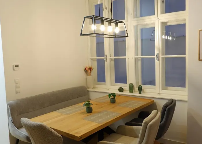 דירה Chic Courtyard In Prime Location